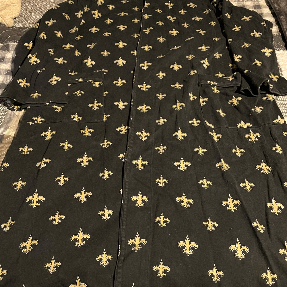 New Orleans Saints heavy duty robe Men Sz Lg